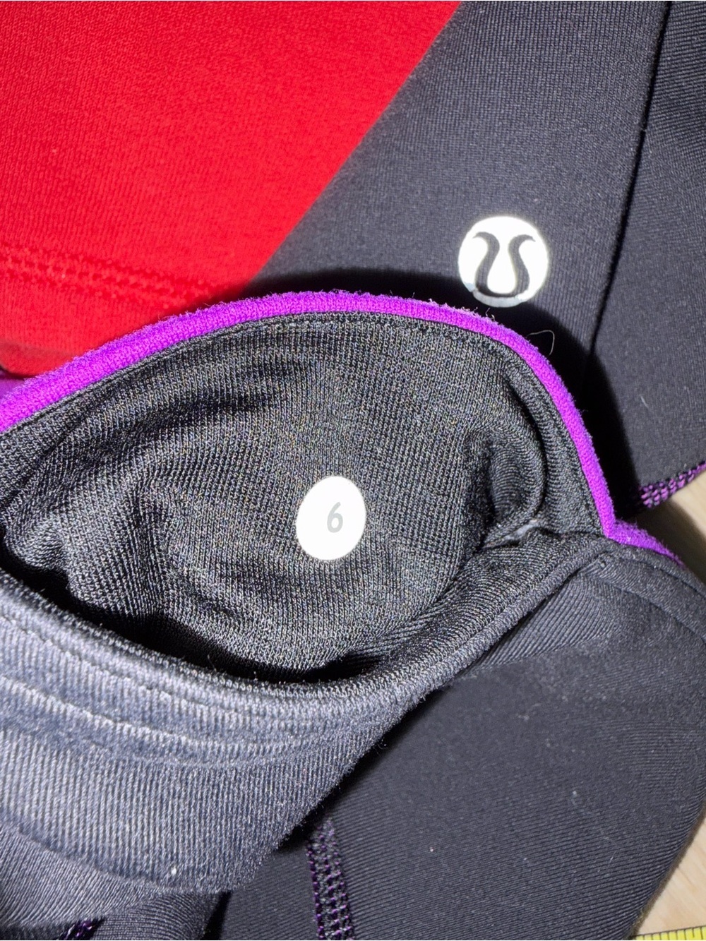 Lululemon Reversible Cropped Leggings Size 6 (Purple/Black) - Picture 6 of 6